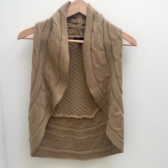 Takeout sweater vest - Picture 1 of 4